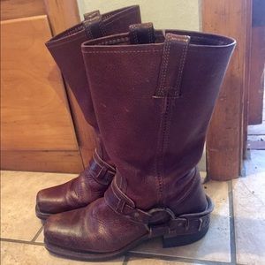 Broken-in Frye size 6 calf high harness boots